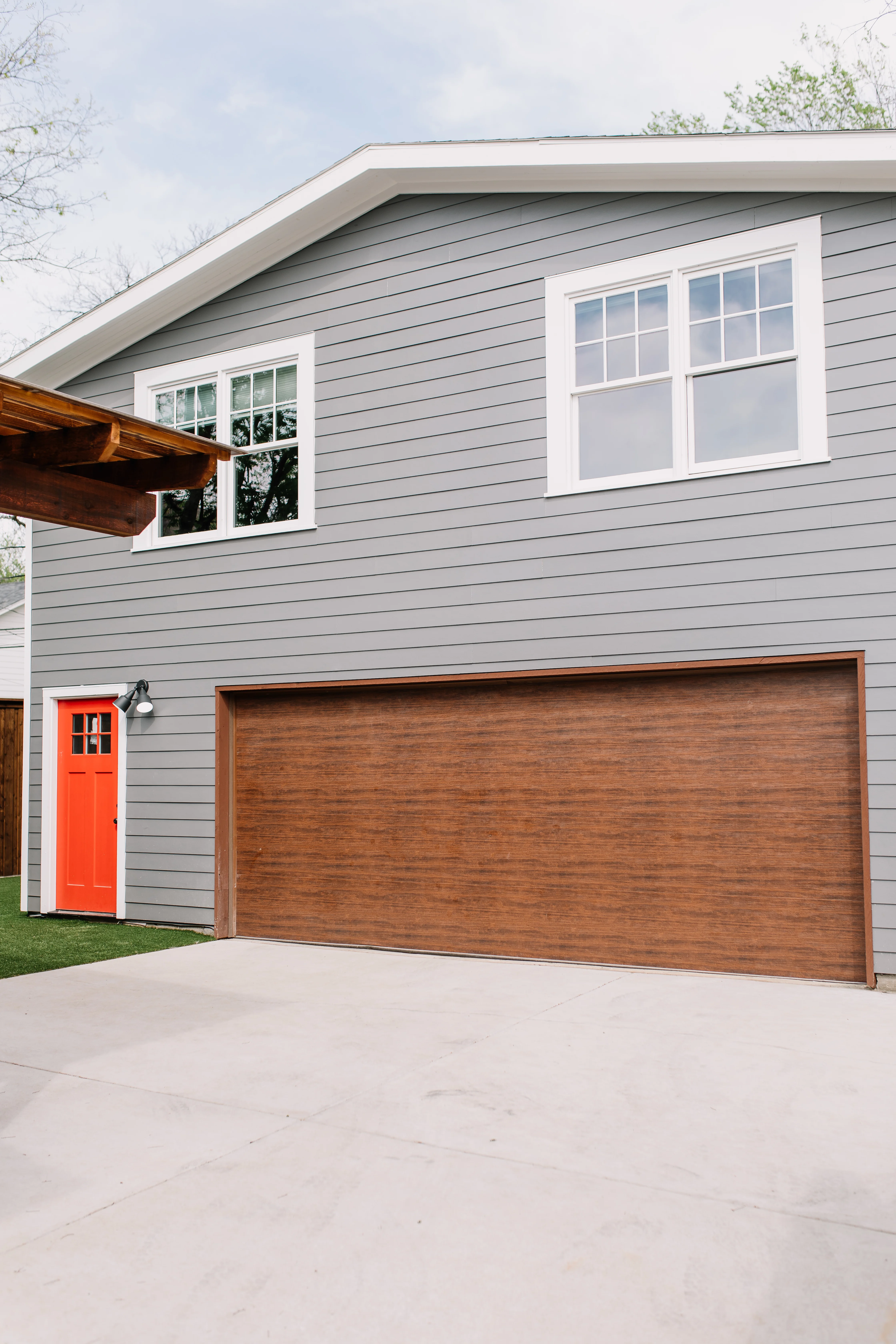 Above-garage apartment exterior in DFW